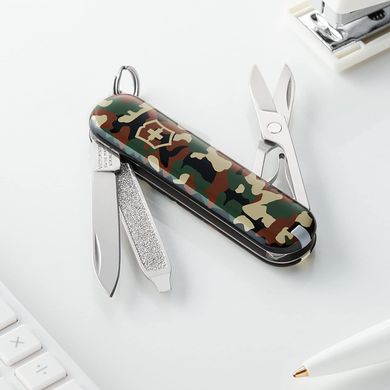Ніж складаний Victorinox Classic SD 0.6223.94, camouflage, Швейцарський ніж