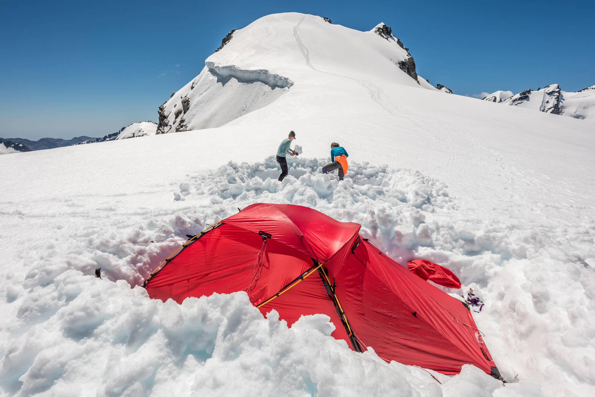 как установить палатку в снег
