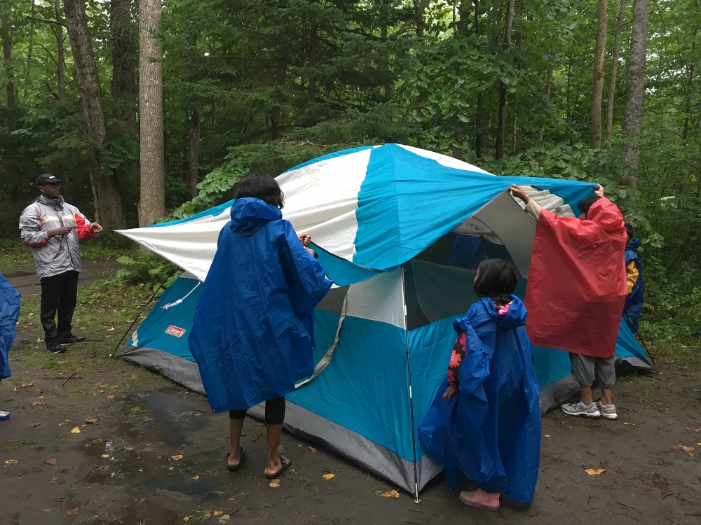 как разложить палатку в дождь